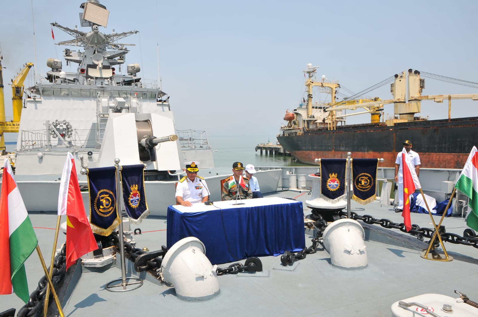 Hai tàu Hải quân Ấn Độ cập cảng Đà Nẵng