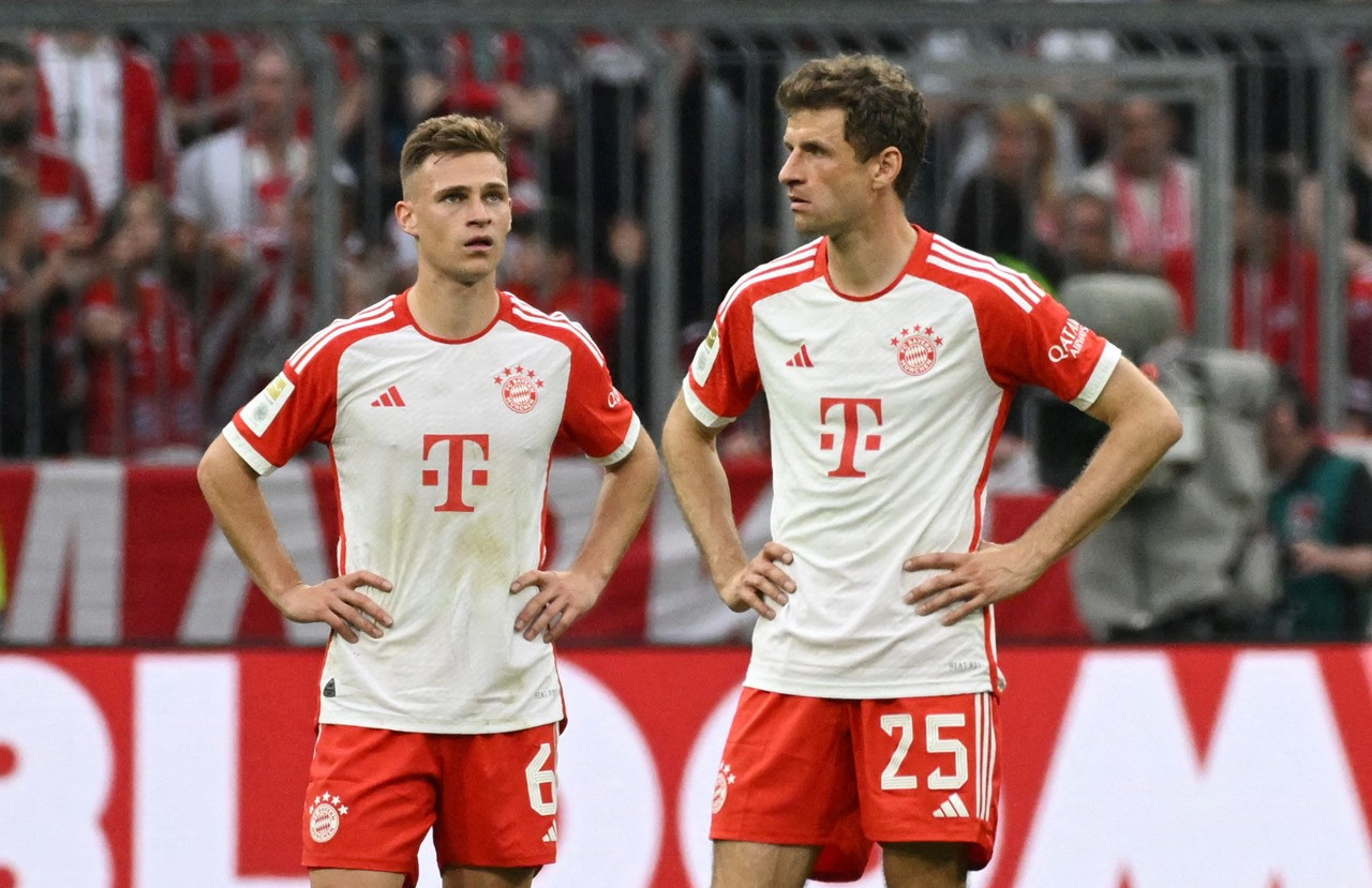 Bayern thua ngược Leipzig, cờ đến tay Dortmund