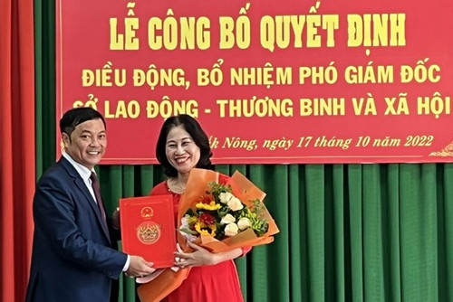 Phó Giám đốc Sở ở Đắk Nông vẫn đi làm dù xin nghỉ hưu 6 tháng trước