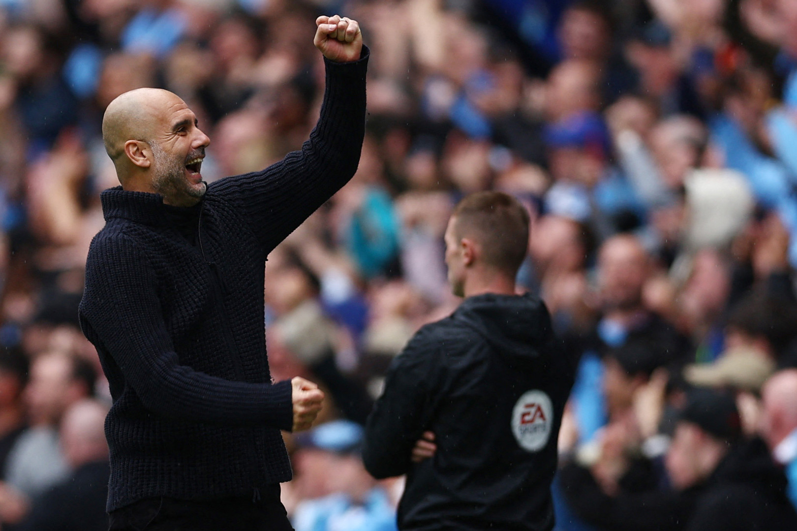 Pep Guardiola bay cao với Man City, sinh ra để chiến thắng