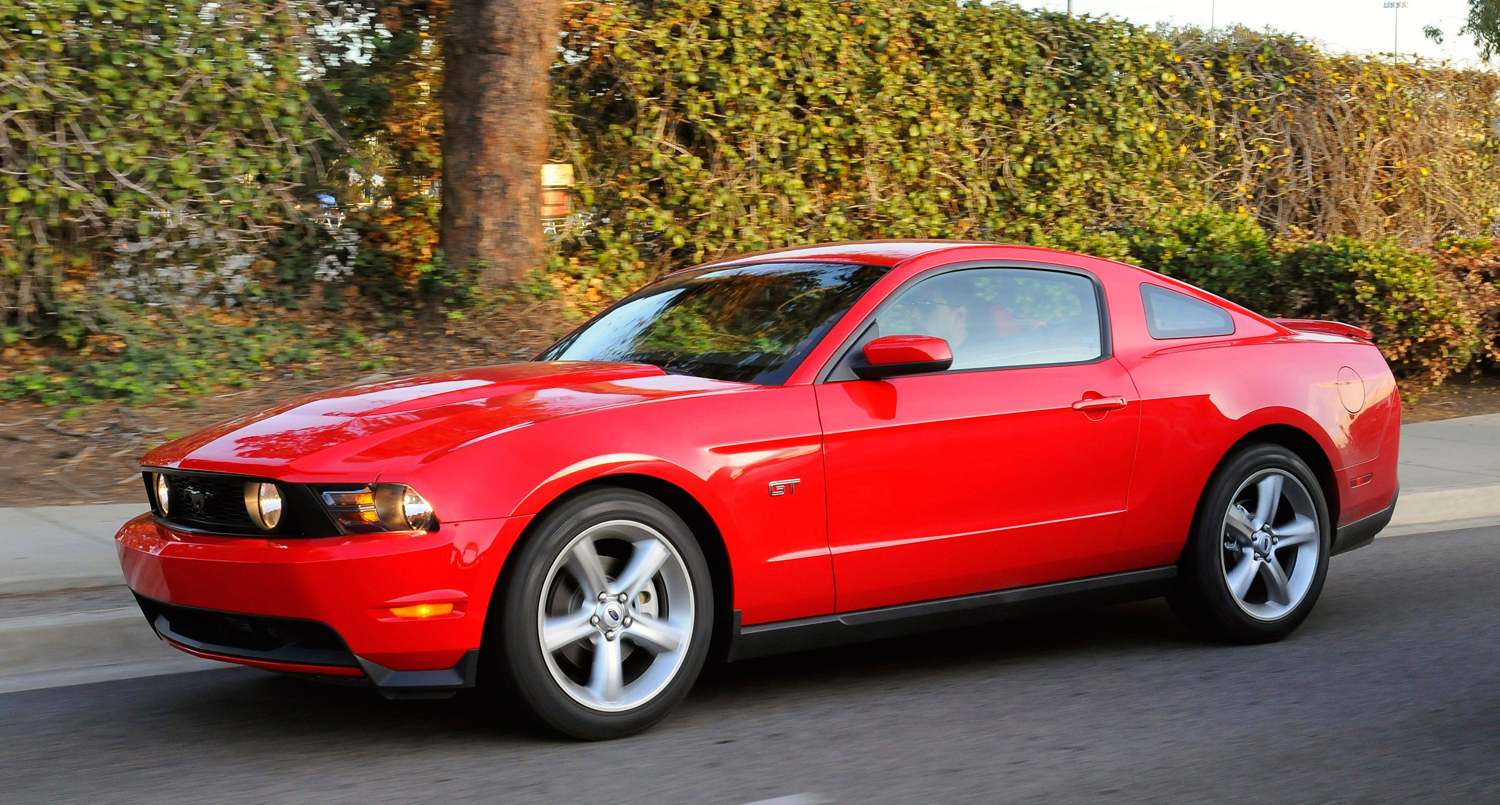 2010-ford-mustang-gt-06