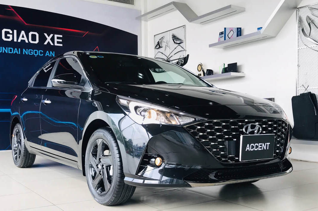 Loạt xe sedan giảm giá sâu, có mẫu chỉ còn hơn 300 triệu đồng