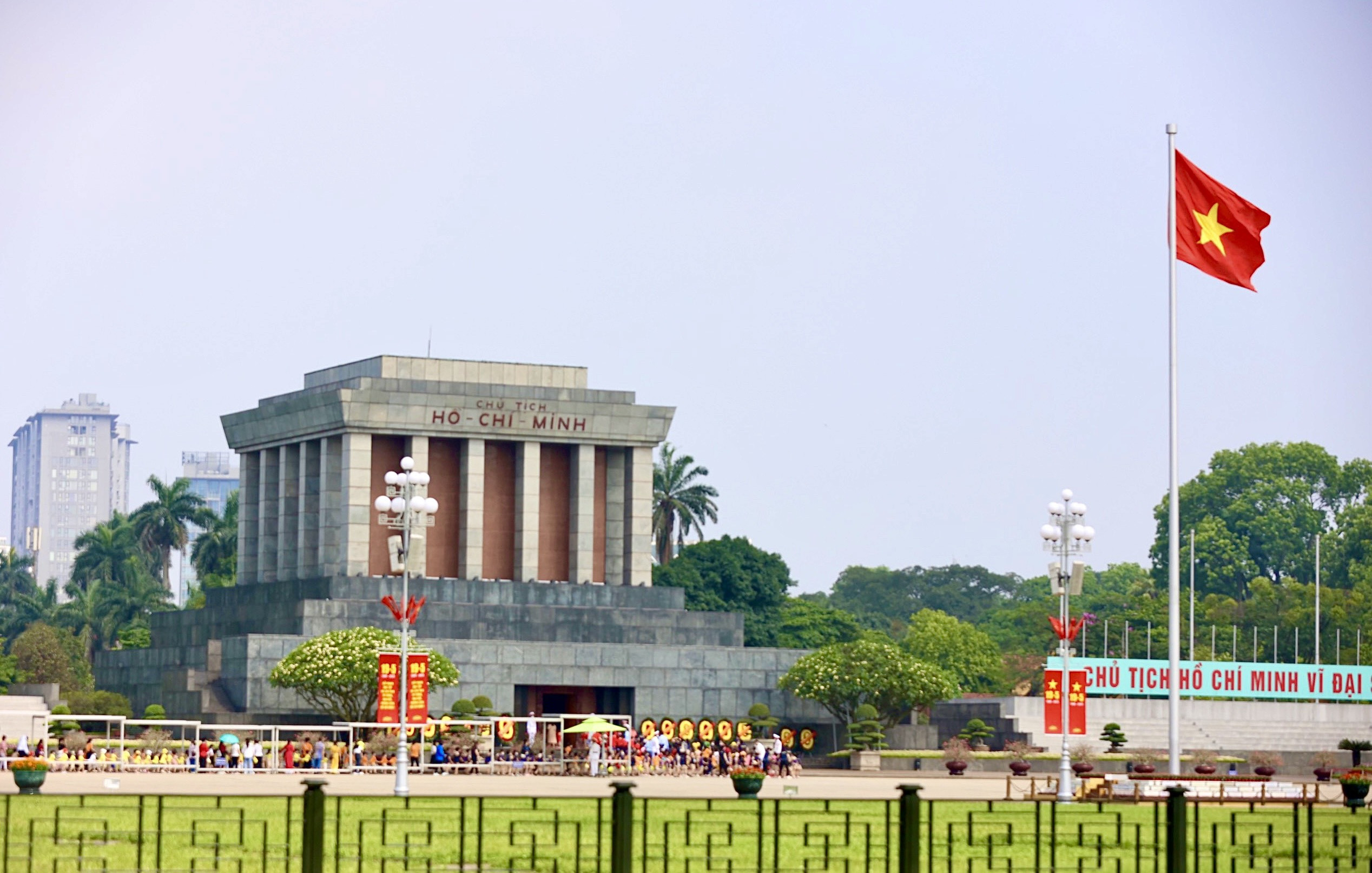 Ho Chi Minh Mausoleum suspends visits for yearly maintenance