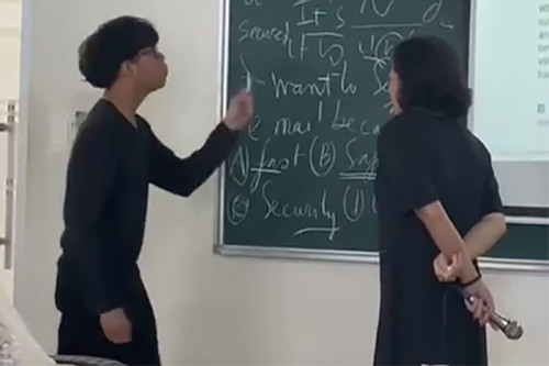 Xôn xao video sinh viên 'cãi' giảng viên gay gắt ngay trên lớp học