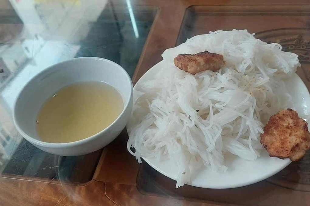 Nhà hàng bán suất bún '35 nghìn chỉ có 2 miếng chả' ở Sầm Sơn bị phạt