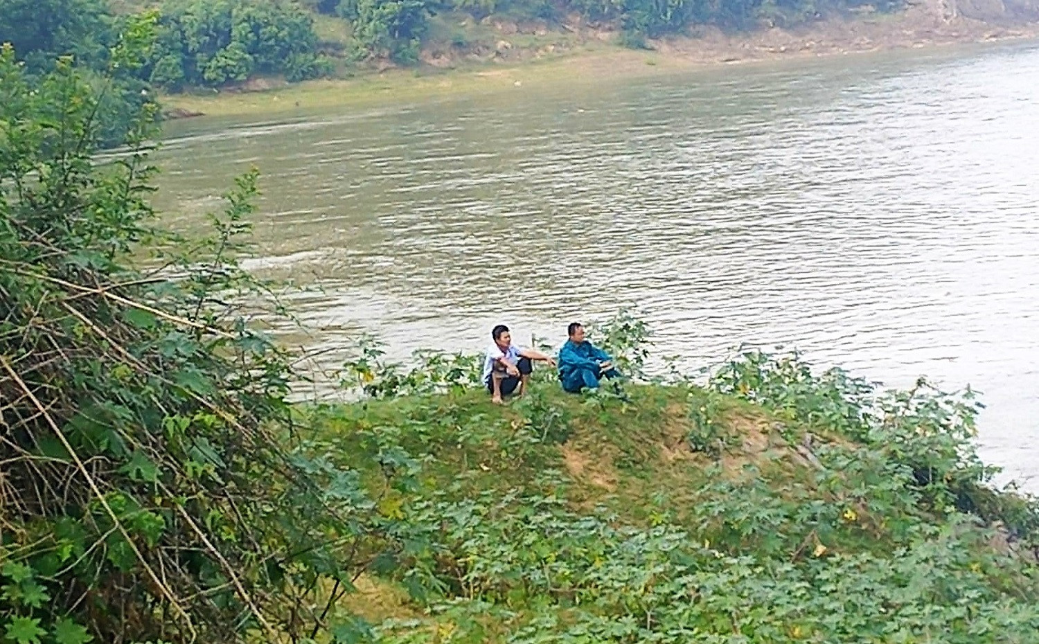 Hai anh em đuối nước trên sông Lam, tìm thấy thi thể người em