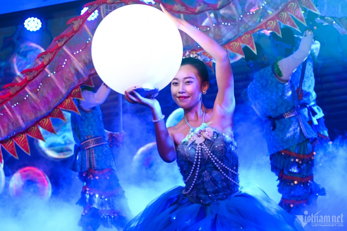 experiencing luxury five-star cruise in ha long bay picture 12