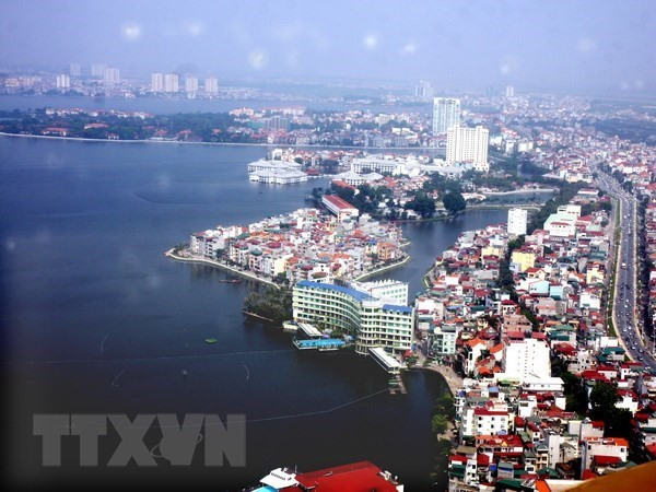 Hanoi to clean up, refurbish West Lake