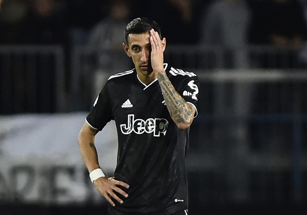 Juventus bị trừ 10 điểm, văng khỏi top 4 Serie A
