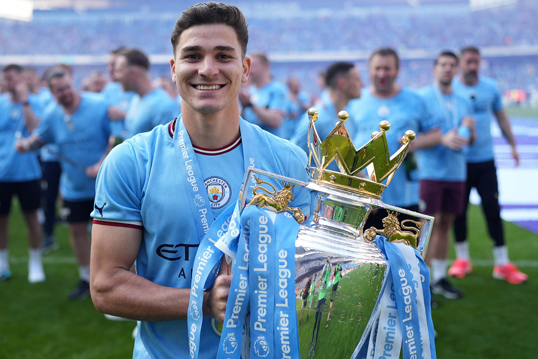 Julian Alvarez bid farewell to Man City