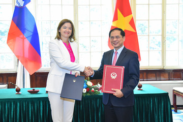 Việt Nam mong muốn tăng cường quan hệ hữu nghị và hợp tác với Cộng hòa Slovenia