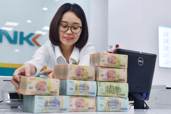 Nhiều ngân hàng 'quên' cập nhật giảm lãi suất tiết kiệm theo chỉ đạo của NHNN