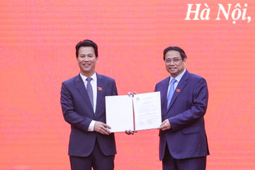 Thủ tướng trao quyết định bổ nhiệm Bộ trưởng TN&MT cho ông Đặng Quốc Khánh