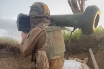 Video lính chống tăng Ukraine ‘cận chiến’ thiết giáp Nga ở Luhansk