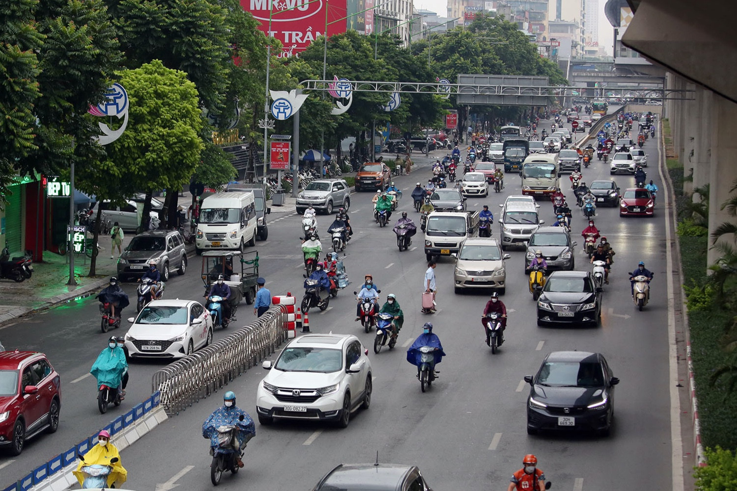 Hà Nội lập 8 ‘lô cốt’ trên đường Nguyễn Trãi