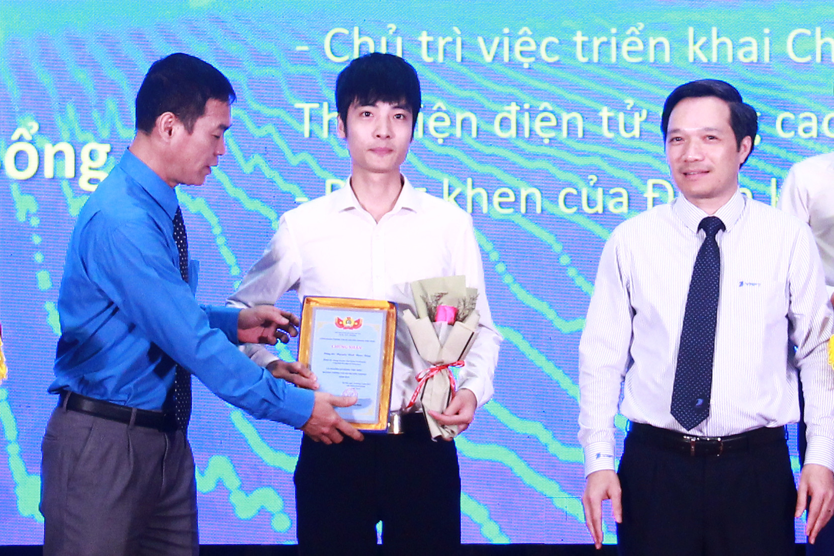 10 “chữ vàng” kết tinh từ đóng góp, hy sinh của người lao động ngành TT&TT