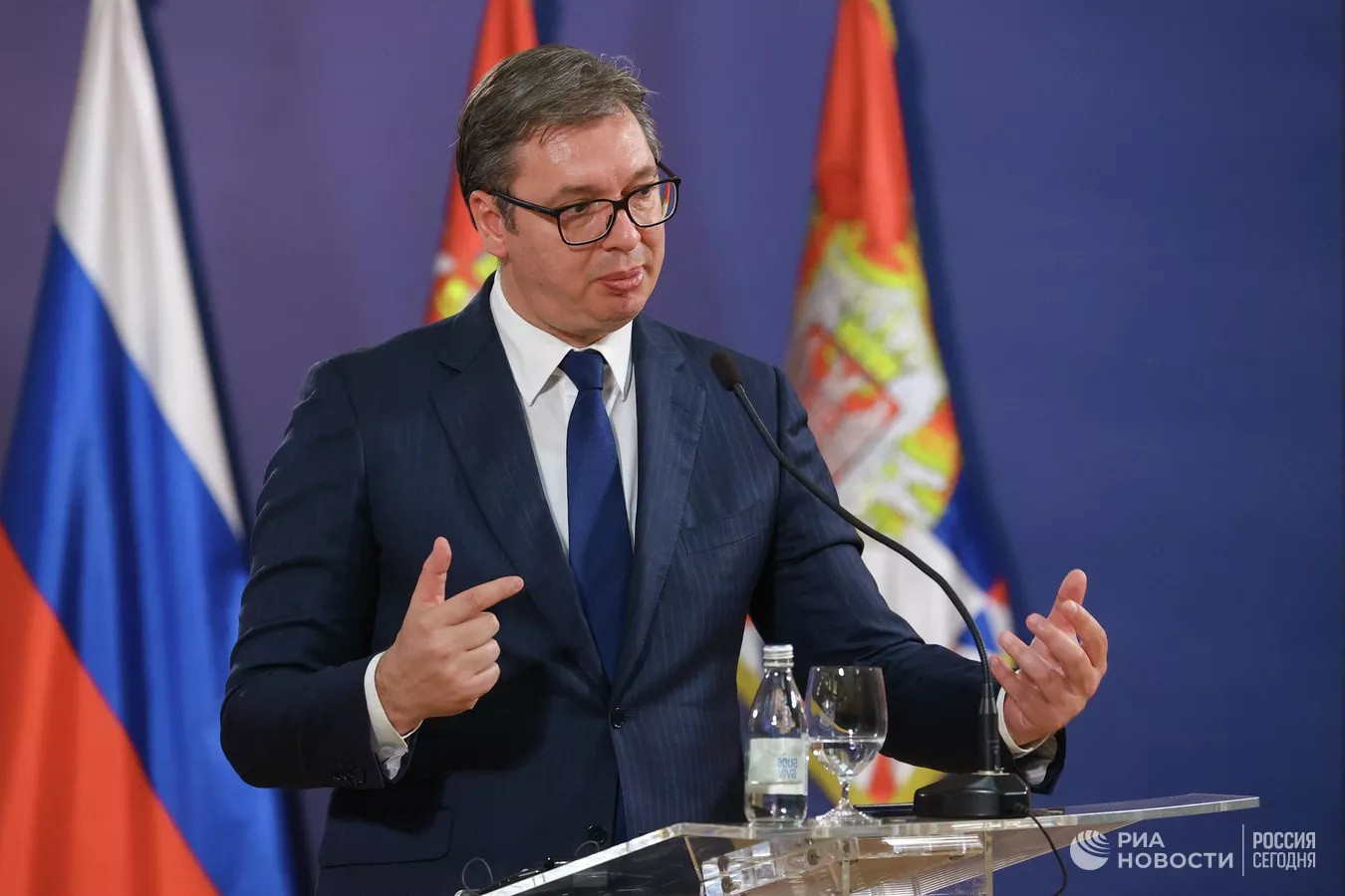 Tổng thống Serbia từ chức lãnh đạo đảng cầm quyền