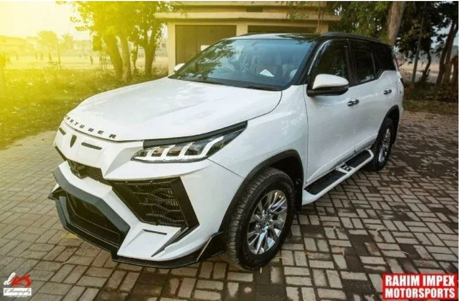 Xe Toyota Fortuner độ thành siêu SUV Lamborghini Urus cực chất