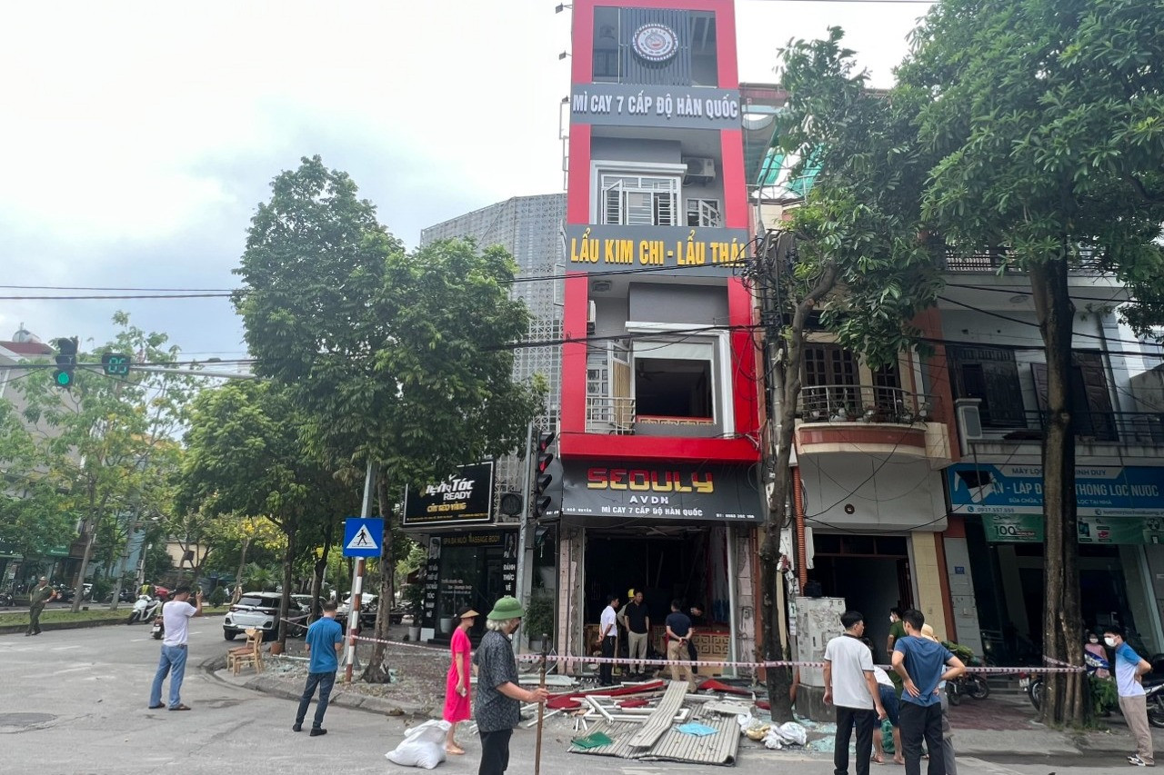 Nổ bình ga ở nhà hàng mỳ cay Hàn Quốc, 2 người bị thương