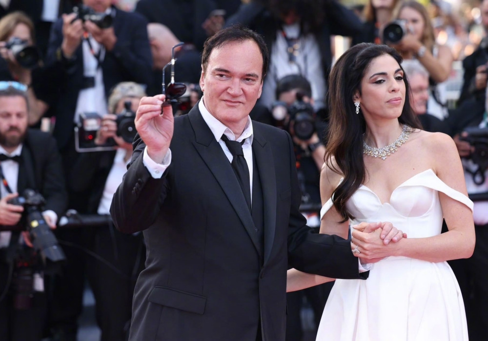 Phạm Băng Băng hóa 'thiên nga đen' ở thảm đỏ bế mạc Cannes