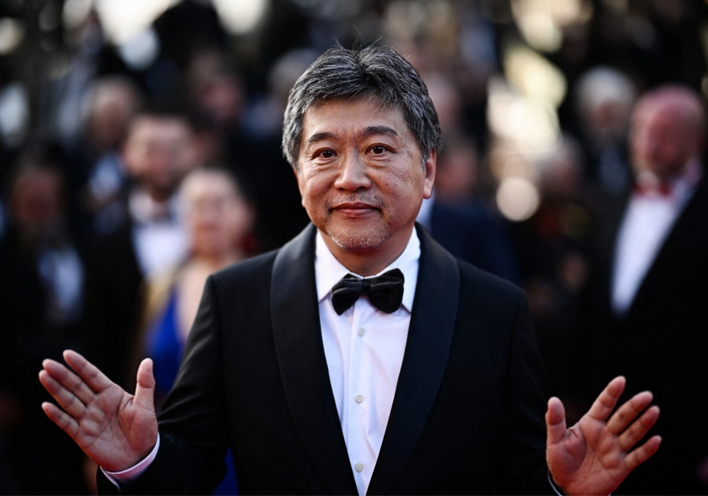 Phạm Băng Băng hóa 'thiên nga đen' ở thảm đỏ bế mạc Cannes