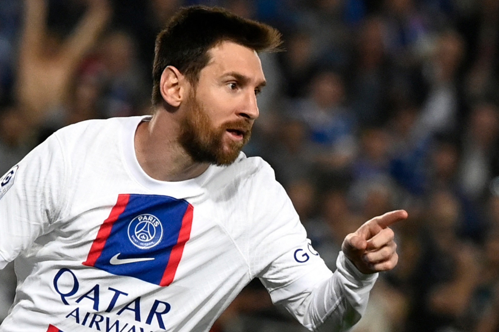 Messi đánh bại Ronaldo: Kẻ chinh phục những giới hạn