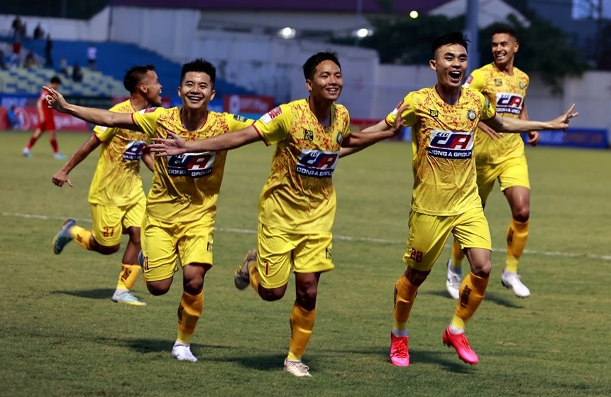 Bảng xếp hạng V-League 2023 vòng 9: Thanh Hóa bỏ xa CAHN 4 điểm