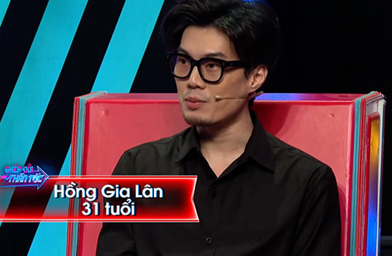 Bạn gái yêu 8 năm nhắn tin mời cưới, cầu thủ bóng rổ khóc suốt đêm