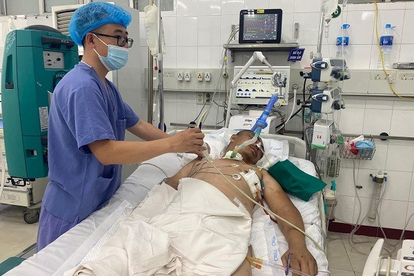 Ông bố đơn thân nuôi 3 con gặp tai nạn giao thông nguy kịch