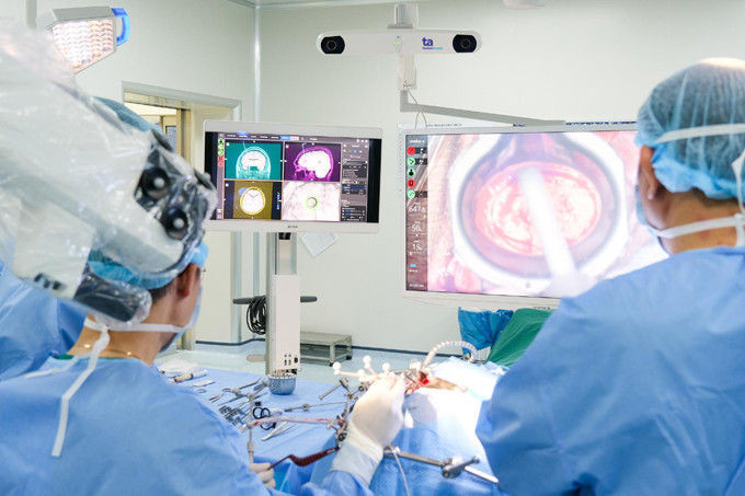 Mổ u não quái dị bằng robot thông minh tại bệnh viện Tâm Anh