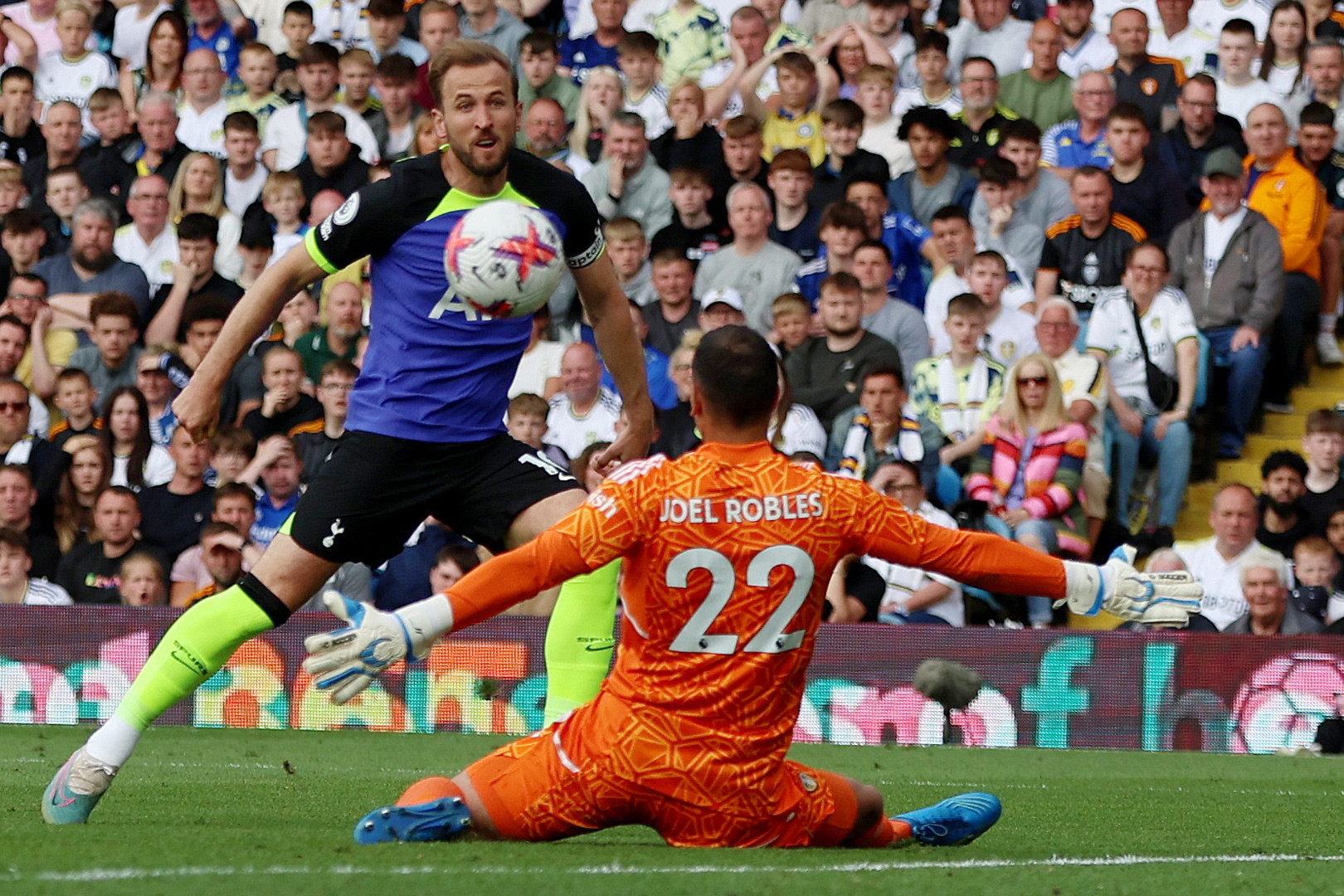 Tin bóng đá 29/5: MU chốt Harry Kane, Mourinho cứu Maguire