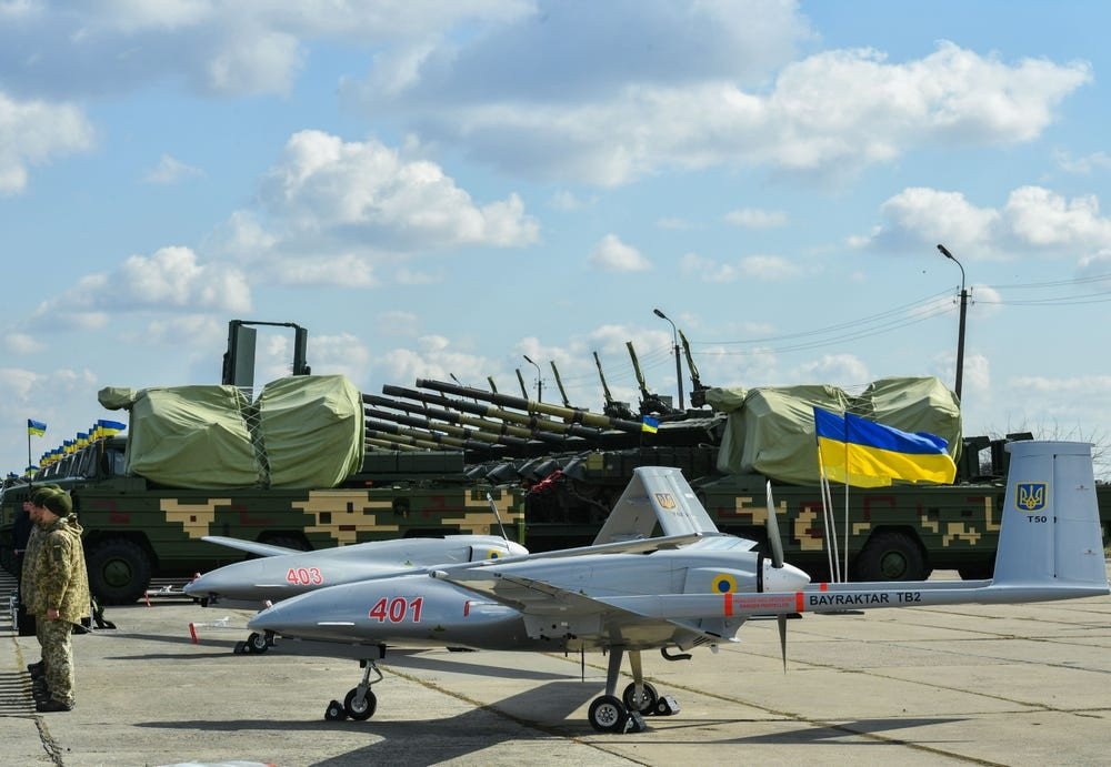 Kiev mất gần hết UAV TB2, báo chí Ukraine nói Nga chuyển quân sang Belarus