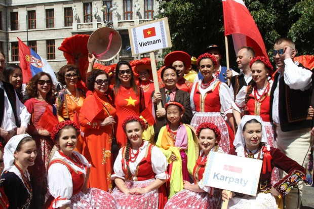 Vietnam leaves good impressions at multi-ethnic festival in Czech Republic hinh anh 1