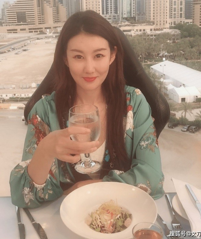 Hôn nhân không thể cứu vãn của nghệ sĩ khi bắt quả tang bạn đời ngoại tình với quản lý ảnh 8