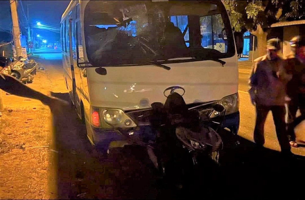 Thiếu niên 14 tuổi trộm ô tô khách, lái xe gây tai nạn ở Bình Thuận