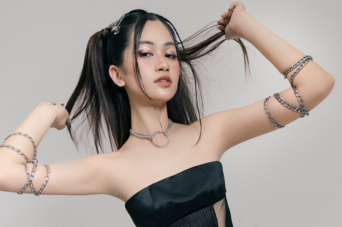 Top 5 Miss World Việt Nam Thu Phương cá tính với trang phục cắt xẻ táo bạo