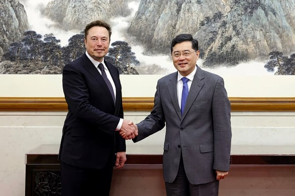 Elon Musk gặp Ngoại trưởng Trung Quốc, cổ phiếu Tesla bật tăng