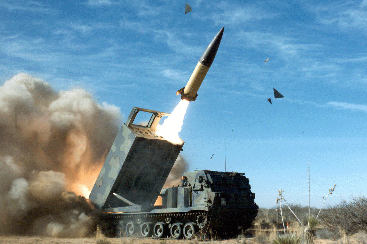 Ukraine áp trừng phạt Iran, Mỹ xem xét gửi tên lửa chiến thuật tầm ngắn cho Kiev