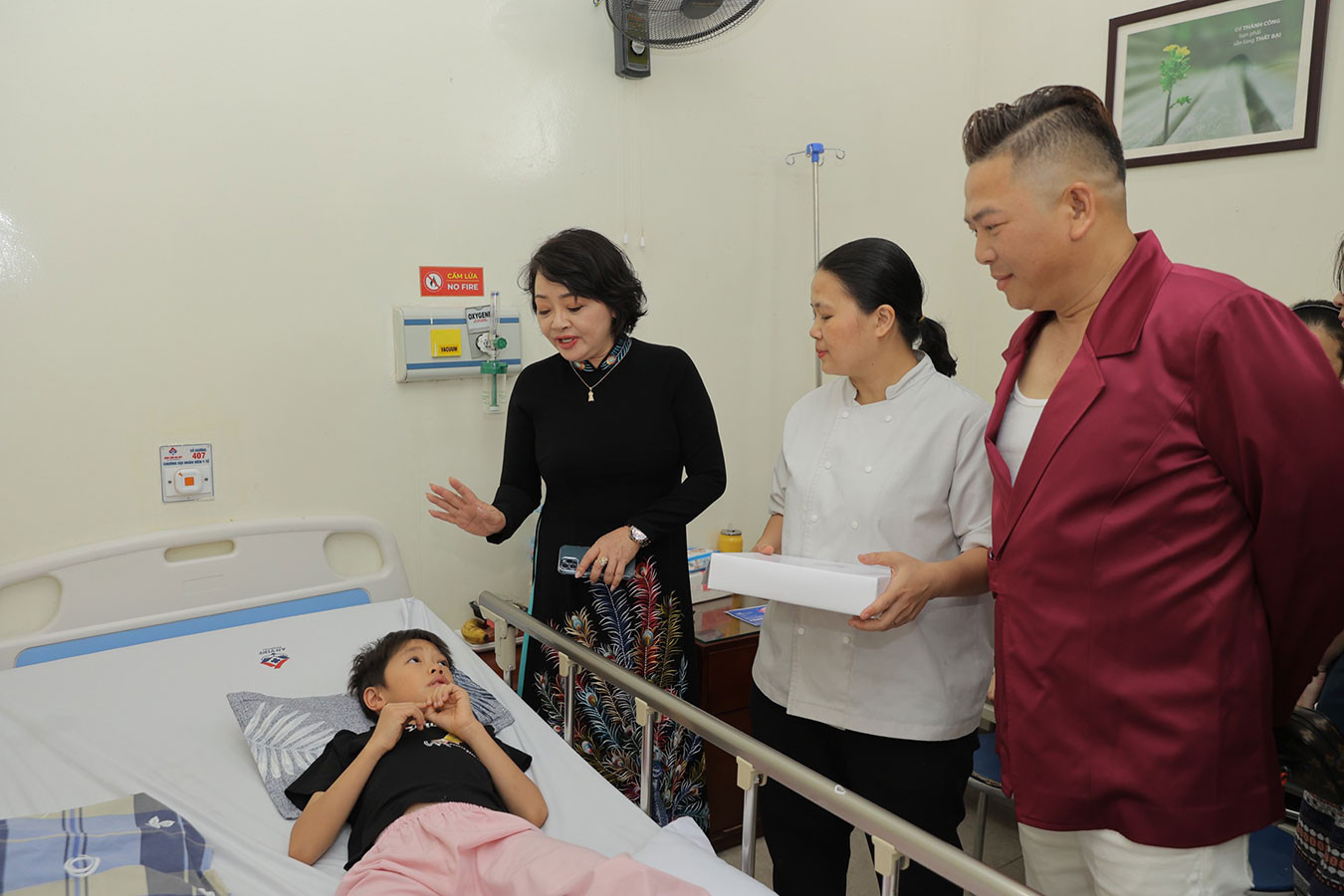 Thảo Vân, Trà My, Xuân Nghĩa mang âm nhạc tới bệnh viện