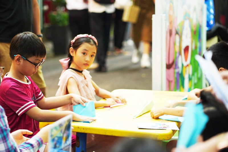 Các nhân vật trong hoạt hình Doraemon đổ bộ Phố sách Hà Nội và TP.HCM