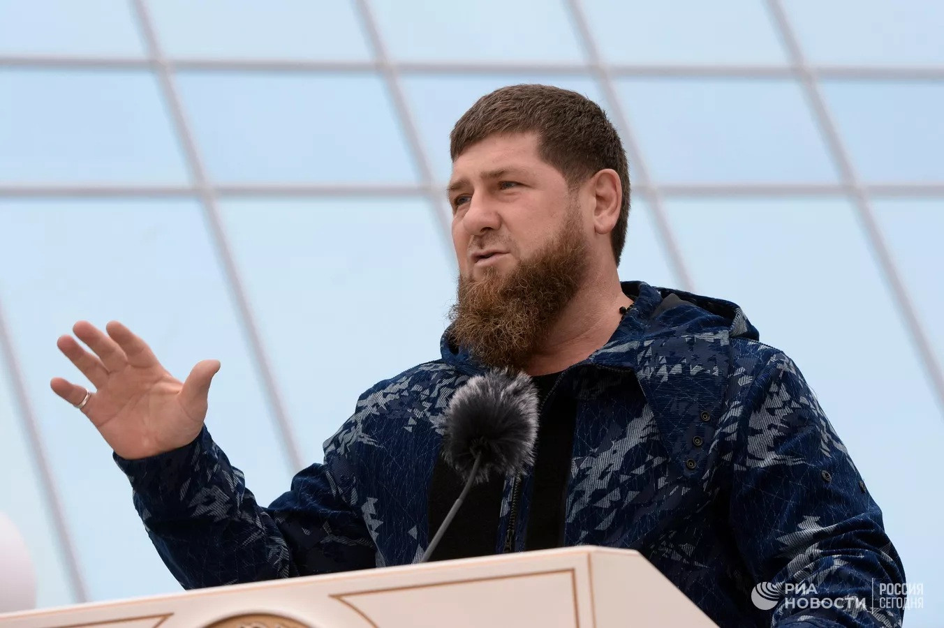 Lãnh đạo Chechnya nói tái điều quân tới Donetsk, kêu gọi thiết quân luật ở Nga