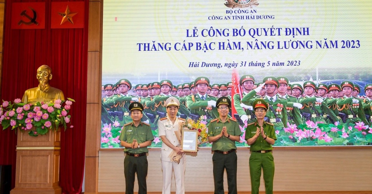 Giám đốc Công an tỉnh Hải Dương được thăng hàm đại tá trước niên hạn