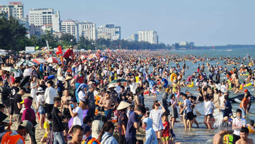 VN tourism industry rakes in cash from bumper national holiday