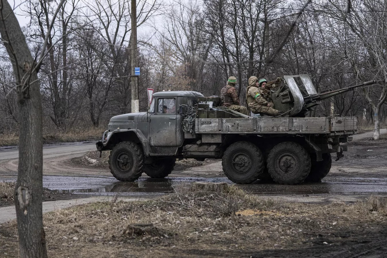 Kiev hội quân ở Zaporizhzhia, Hungary kêu gọi NATO ngăn chặn đối đầu với Nga