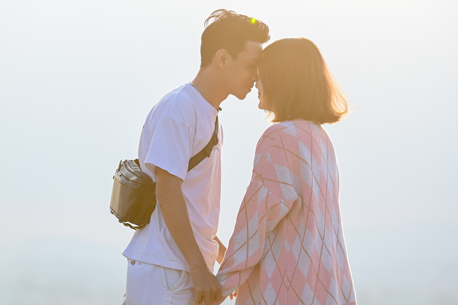 Giới trẻ tụ tập uống cà phê, ngắm hoàng hôn Đà Lạt ngày nghỉ lễ