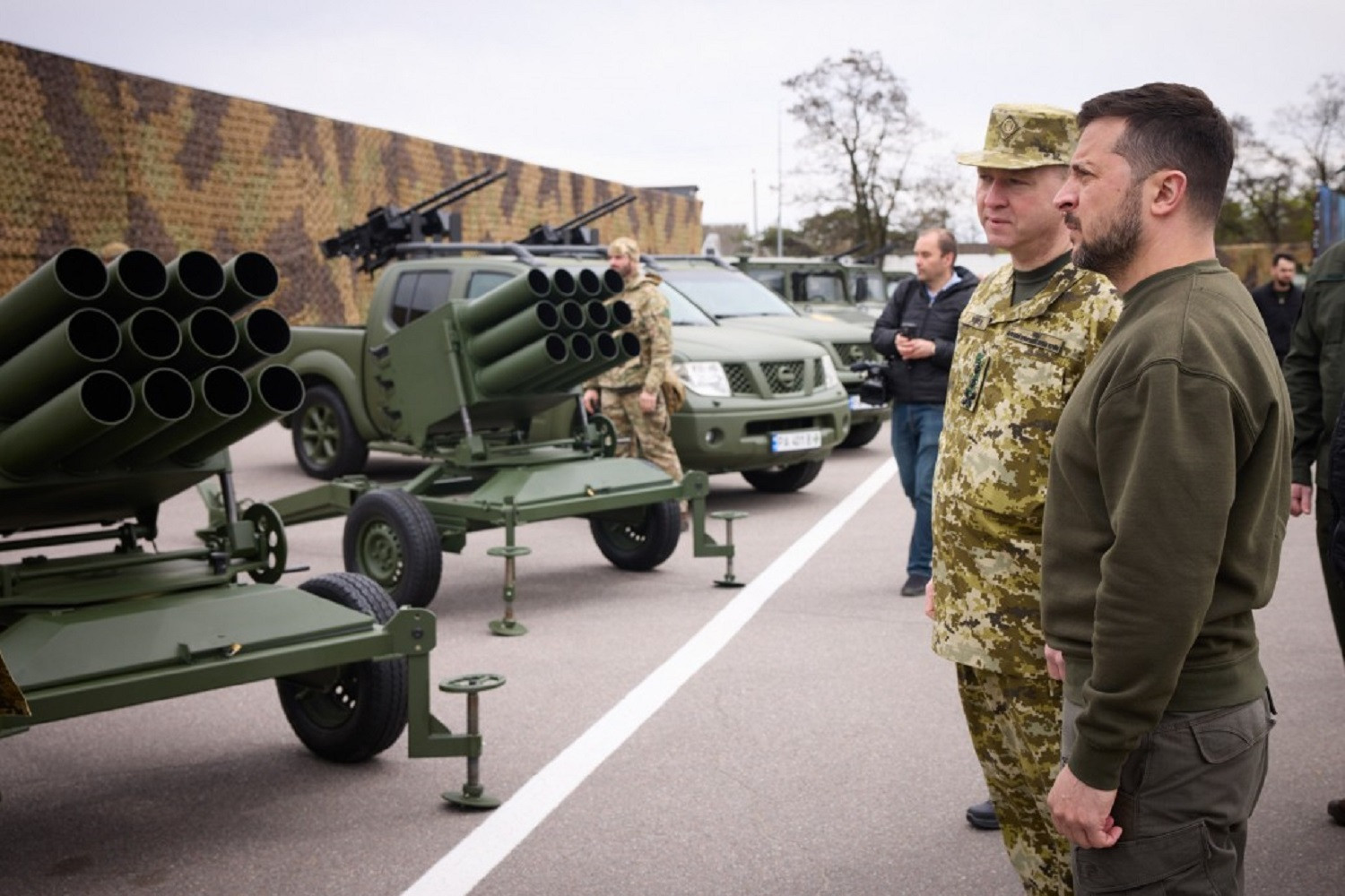 Cận cảnh pháo phản lực mini quốc gia thành viên NATO viện trợ cho Ukraine