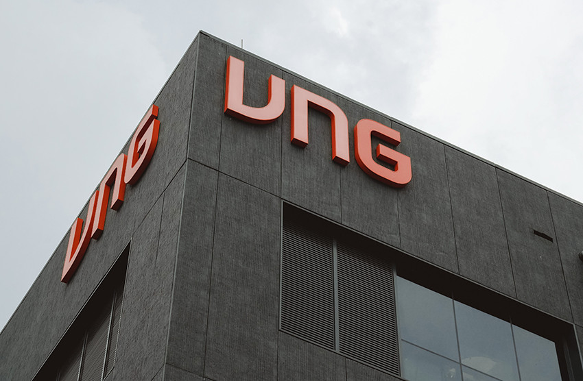 Doanh nghiệp có cổ phiếu giá cao kỷ lục báo lỗ