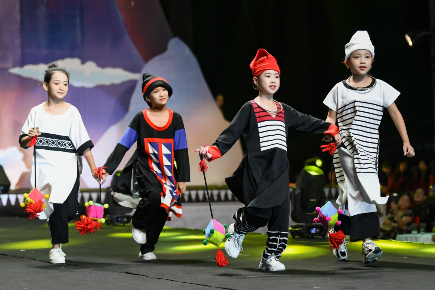 Môi trường nghệ thuật lành mạnh cho trẻ em