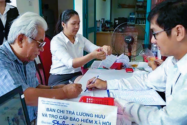 Vì sao hưởng tới 75% mức đóng, lương hưu của người lao động vẫn thấp?