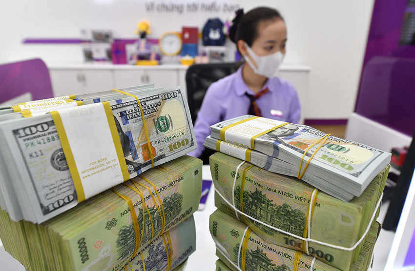 Lãi suất tiết kiệm ngày 5/5: Tiếp tục giảm, gửi tiền ngân hàng nào lợi nhất?